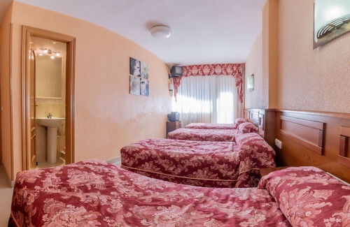 Garrido Norte House | Discover Pensión Isabel with Spa and Child-Friendly Amenities