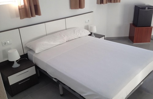 Molino del Chirrete House | Inviting Pensión La Puntica: Spa, Breakfast & Family Friendly