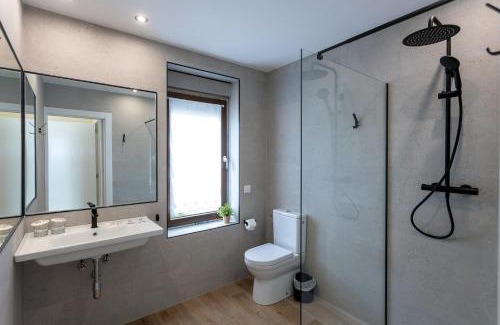 Guemes House | Pet Friendly Pensión La Terraza: Oceanfront Bliss Awaits
