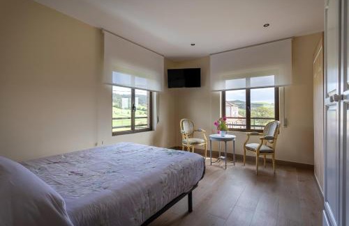 Guemes House | Pet Friendly Pensión La Terraza: Oceanfront Bliss Awaits