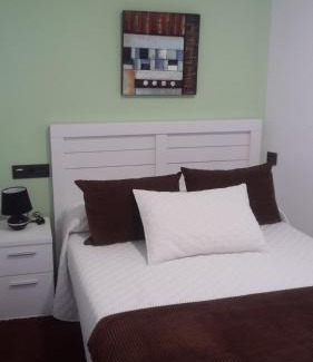 Ribadeo House | Welcoming Pensión Las Catedrales: Rated 9.3/10, Family-Friendly