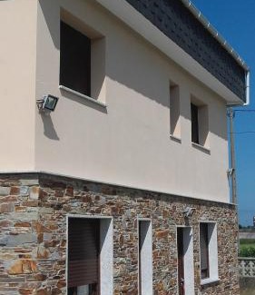 Ribadeo House | Welcoming Pensión Las Catedrales: Rated 9.3/10, Family-Friendly