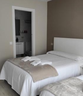 A Pontenova House | Pet-Friendly Pensión NAVIA in A Pontenova - Rated 9/10