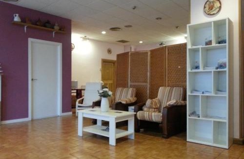 Ermitagana House | Family-Friendly Stay at Pensión Pamplonabeds - 8/10 Rated