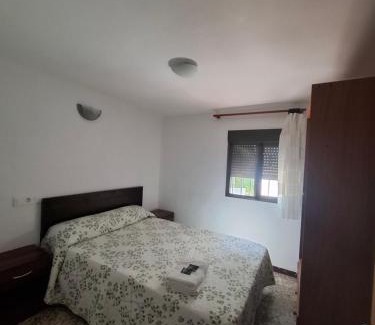 Molinicos House | Pet-Friendly Pensión Pradera: Family-Centric Getaway