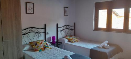 Prellezo House | Budget-Friendly Pensión QuintAna with Family Amenities