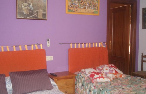 Arrabal House | Discover Pensión Restaurante La Liebre: Pet-Friendly Retreat