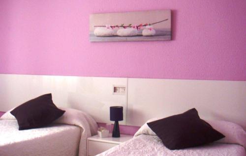 Ermitagana Bed & Breakfast | Budget-Friendly Stay at Pensión Room Pamplona - Rated 8.4