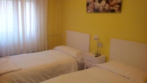 Ermitagana Bed & Breakfast | Budget-Friendly Stay at Pensión Room Pamplona - Rated 8.4