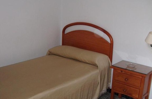 Jerez de la Frontera Old Town House | Welcoming Pensión San Andrés I: Child-Friendly Getaway