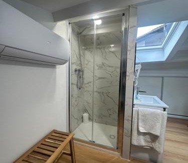Aviles House | Cozy Stay at Pensión Serafín with Hot Tub & Breakfast