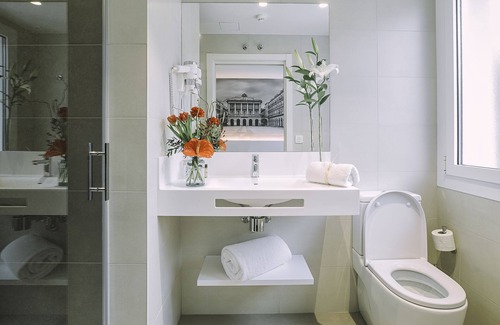 Astigarraga House | Top-Rated Pensión Txingurri: Spa and Family-Friendly Stay