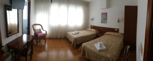 Vimianzo House | Pet Friendly Pensión Vázquez with Pool & Family Amenities