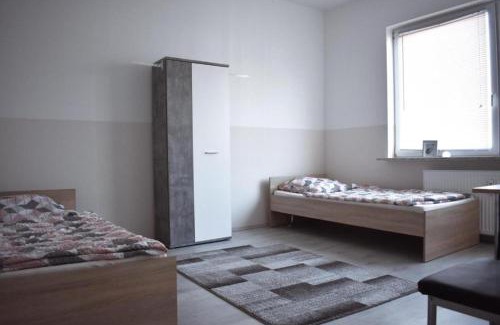 Goethestraße Apartment | Comfortable Pension 44 with Kitchen & Family-Friendly Options