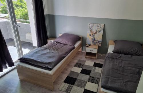 Goethestraße Apartment | Comfortable Pension 44 with Kitchen & Family-Friendly Options