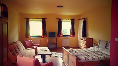 Zdiar House | Pension Adamjak: Family-Friendly Retreat with Pool & Breakfast