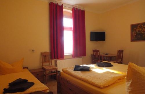 Radebeul House | Tranquil Pension am Elberadweg: Ocean View & Family-Friendly