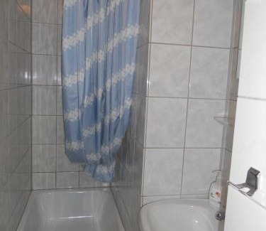 Manderscheid House | Comfortable Pension am Lieserpfad - Pet Friendly & Family Fun