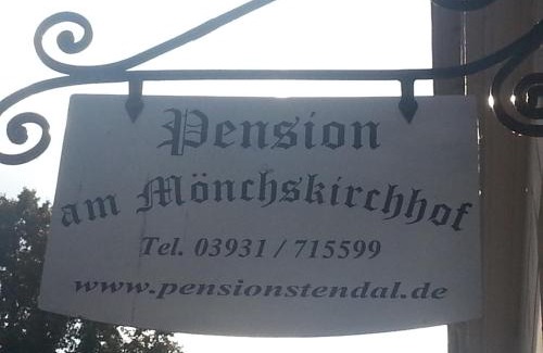 Stendal House | Pet-Friendly Pension am Mönchskirchhof with Breakfast & Kitchen