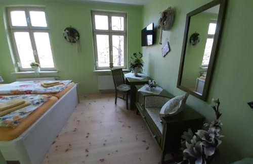 Stendal House | Pet-Friendly Pension am Mönchskirchhof with Breakfast & Kitchen