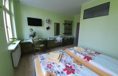 Stendal House | Pet-Friendly Pension am Mönchskirchhof with Breakfast & Kitchen