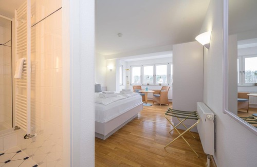 Ostseebad Baabe Hotel | Exceptional Stay at Pension am Meer with Family-Friendly Amenities