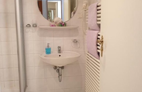Mellensee House | Discover Pension Am Mellensee: Pet-Friendly Retreat