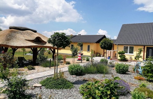 Neuhausen/Spree Apartment | Cozy Pension am Reethaus - Family-Friendly Ocean View Apartment