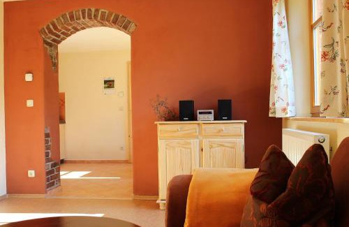Dorflas Apartment | Oceanfront Retreat at Pension 'Am Vogelherd' - Top Rated Stay