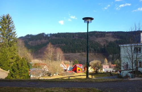 Manebach House | Pet-Friendly Pension Am Waldesrand with Oceanfront Views