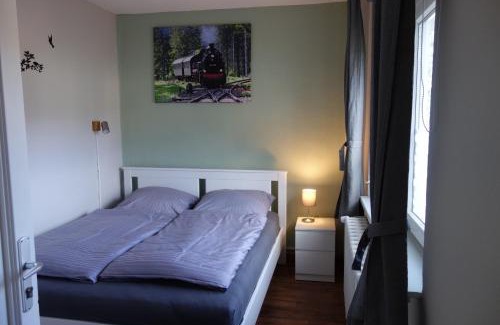 Manebach House | Pet-Friendly Pension Am Waldesrand with Oceanfront Views