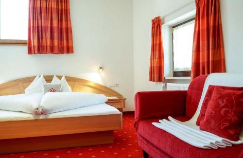 Resia Bed & Breakfast | Highly Rated Pension Apartment Erna with Hot Tub & Dining