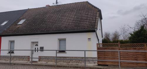 Bernburg House | Pet-Friendly Pension Bärbel with Kitchen & 9/10 Guest Rating