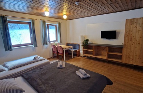 Leutasch Bed & Breakfast | Guest Rated Pension Bärenwirt: Family-Friendly Retreat