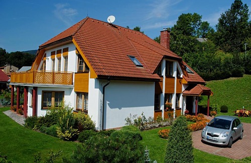 Vrchlabi House | Budget-Friendly Pension B&B with Family Amenities & Breakfast