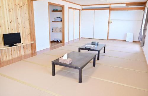 Minami-komatsu Hotel | Family-Friendly Getaway at Pension B,B, Dylan - Vacation Stay