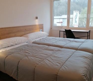 Oiartzun Hotel | Discover PENSIÓN B2bIKAIN: Family-Friendly Getaway