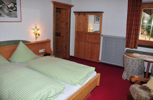 Galtur House | Discover Pension Belvedere: Pet-Friendly Retreat with Hot Tub