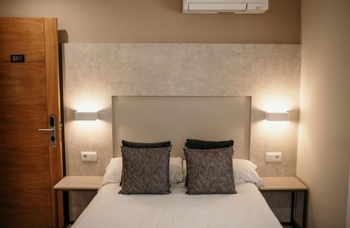 Catasol House | Pensión Berenguela: Guest Rated 8.8 with Family-Friendly Amenities
