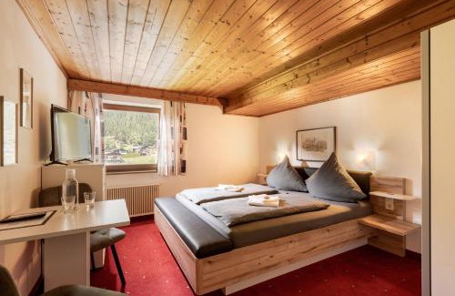 Waidring House | Welcoming Stay at Pension Berta with Family-Friendly Amenities