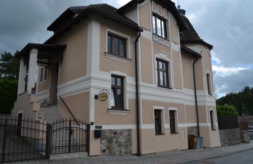 Tabor Apartment | Pension Betty: Pet-Friendly Oasis with Ocean Views