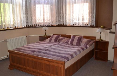 Tabor Apartment | Pension Betty: Pet-Friendly Oasis with Ocean Views