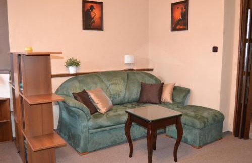 Tabor Apartment | Pension Betty: Pet-Friendly Oasis with Ocean Views
