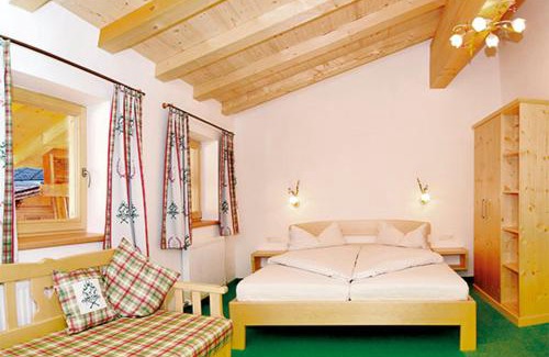 Wildschoenau House | Oceanfront Escape at Pension Biobauernhof Hinteraltensberg