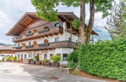 Scheffau am Wilden Kaiser House | Pet-Friendly Retreat at Pension Blaiken M - 4-Star Comfort