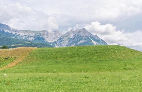 Scheffau am Wilden Kaiser House | Pet-Friendly Retreat at Pension Blaiken M - 4-Star Comfort