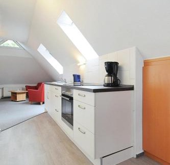 Werdum House | Top-Rated Pension Burggaststätte Heyken with Hot Tub & Breakfast