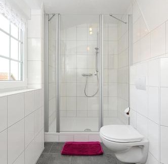 Werdum House | Top-Rated Pension Burggaststätte Heyken with Hot Tub & Breakfast