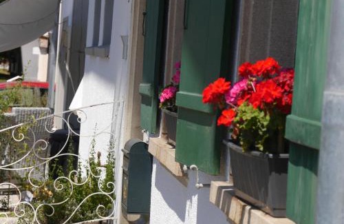 Neufrach House | Family-Friendly Retreat at Pension & Café Schlupfwinkel