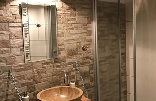 Rothenburg/O.L. House | Inviting Pension Cubana: Spa & Breakfast Awaits You